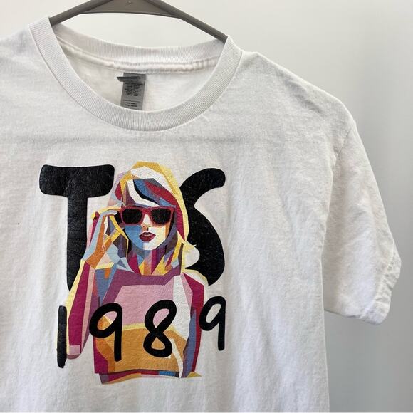 Taylor Swift 1989 Concert T Shirt Women's size small Eras Tour Rare - Picture 2 of 4